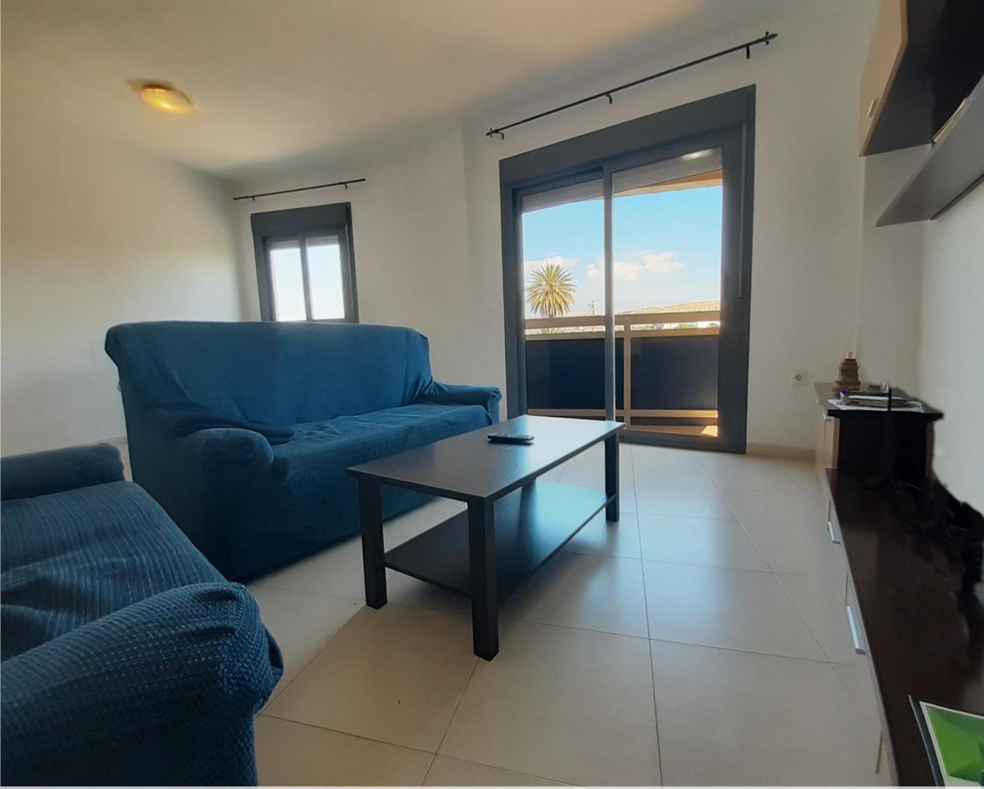 Amplio Piso De 3 Con Balcon Y Aparcamiento - Alborania *
